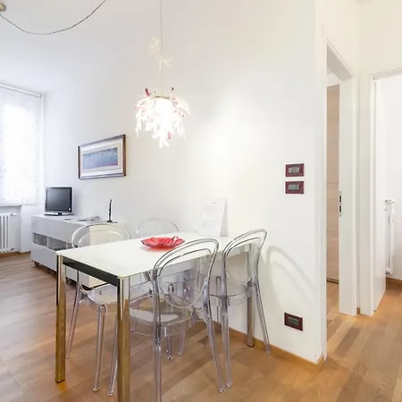 Guesthost - Center Urban Flat * Padova